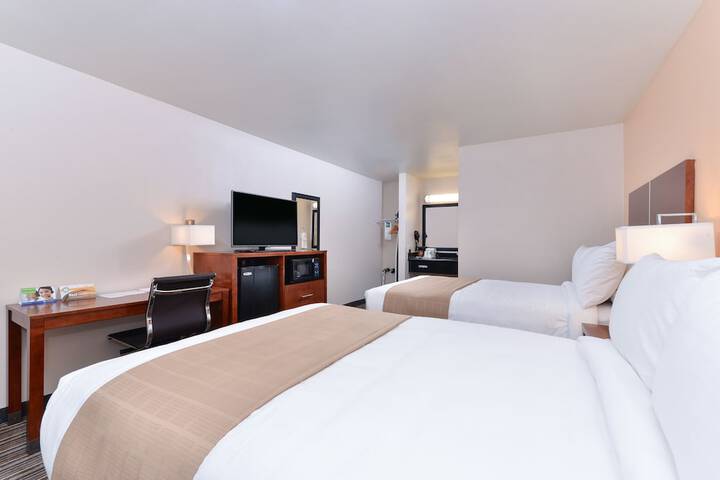 Room 30 of 32