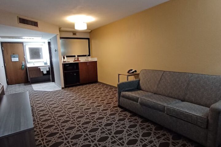 Room 11 of 31