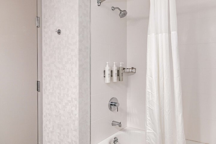 Hampton Inn & Suites Newark Airport Elizabeth