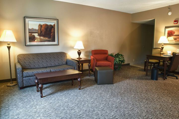 Room 28 of 82