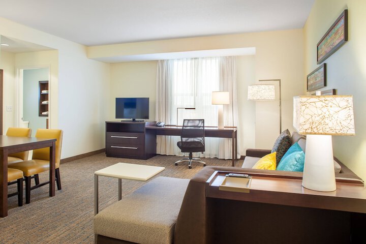 Room 27 of 42