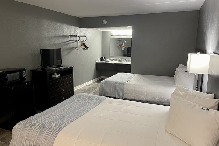 Room 34 of 62