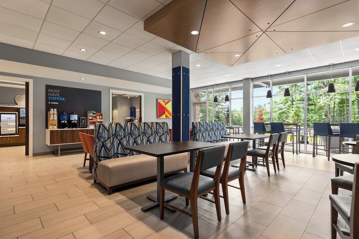 Holiday Inn Express and Suites Rhinelander by IHG