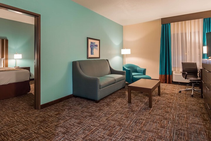 Room 9 of 14