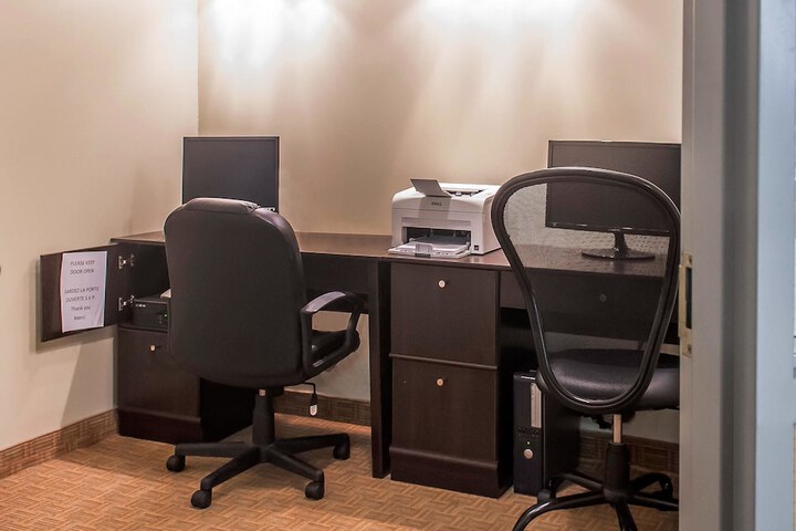 Business Center 103 of 108