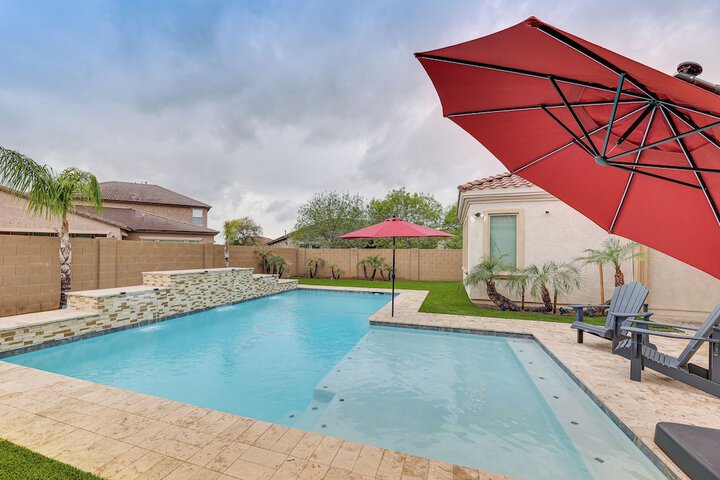 Luxury Queen Creek Home w / Calming Pool Oasis!