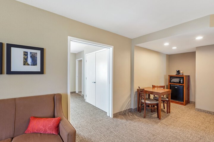 Room 12 of 28