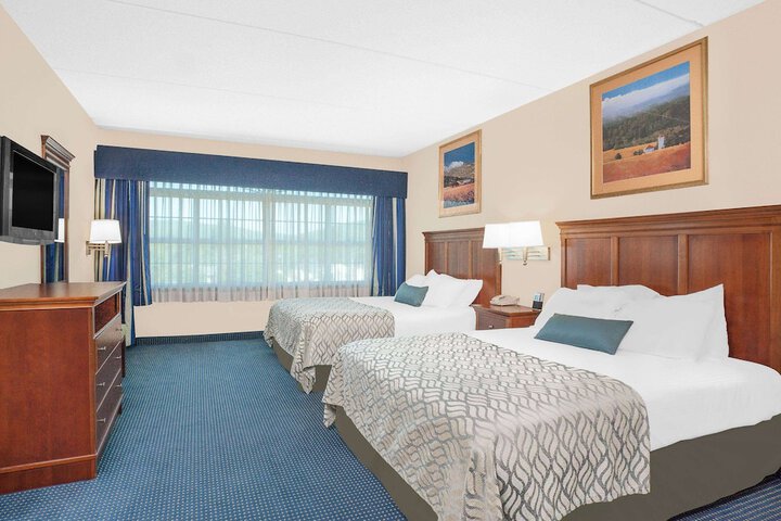 Room 9 of 18