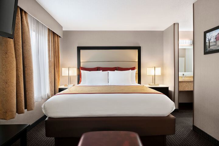 Room 12 of 28