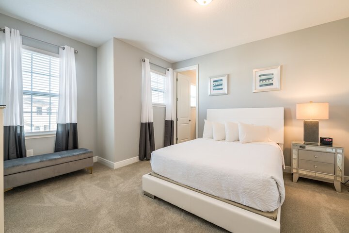Room 425 of 705
