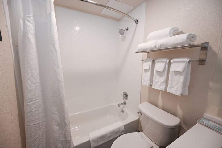 Holiday Inn Cleveland-Mayfield by IHG