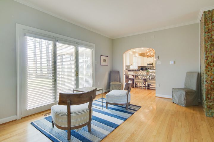 Waterfront Cambridge Gem w / Hot Tub Pool & Dock!