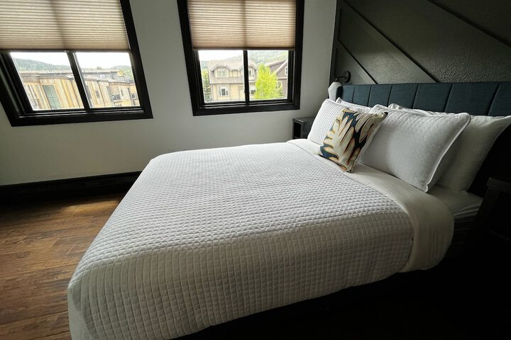 Room 43 of 83