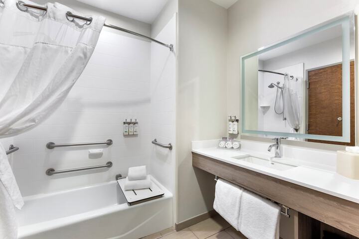 Holiday Inn Express Hotel & Suites Belgrade by IHG