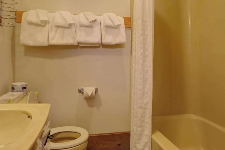 Room 153 of 317