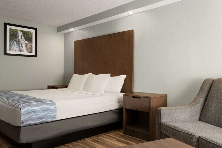 Room 30 of 46