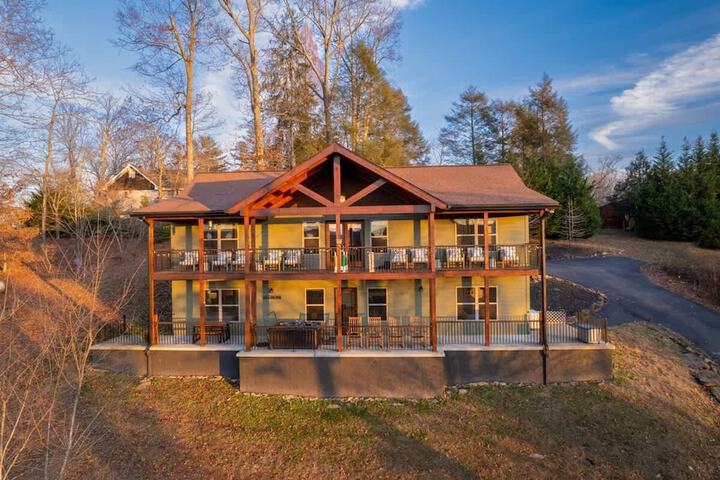 Gorgeous Blue Ridge Views Spacious Retreat With spa