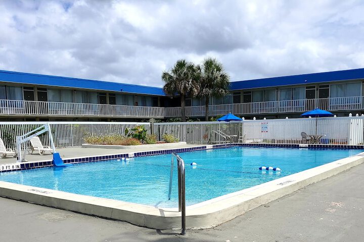 Pool 11 of 73