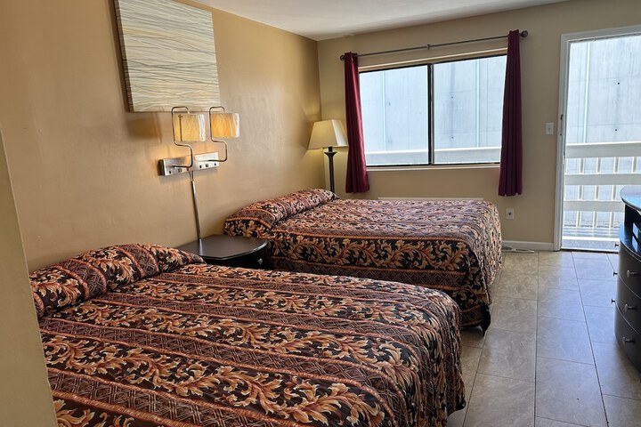 Room 25 of 44
