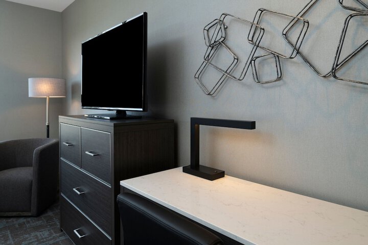 Room 17 of 27