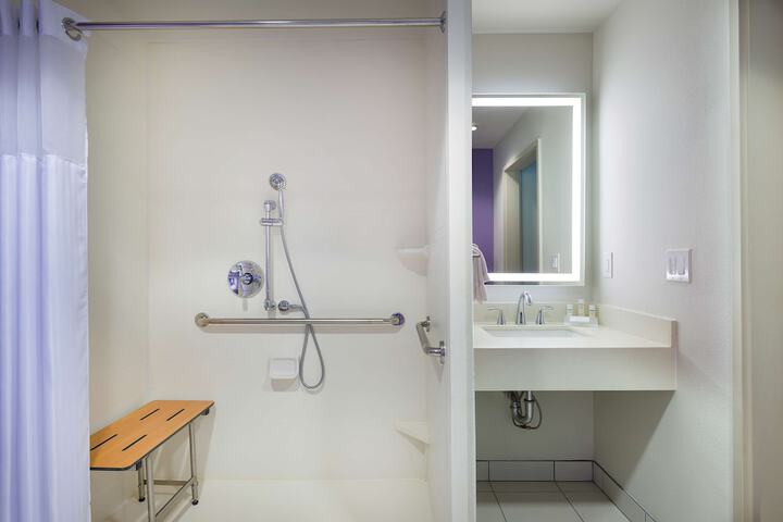 Room 32 of 116