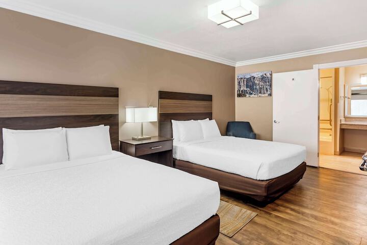 Room 26 of 47