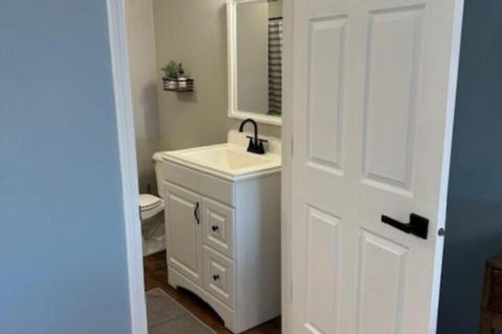 Peninsula Point Cozy Lakefront Condo 1BR 1BA