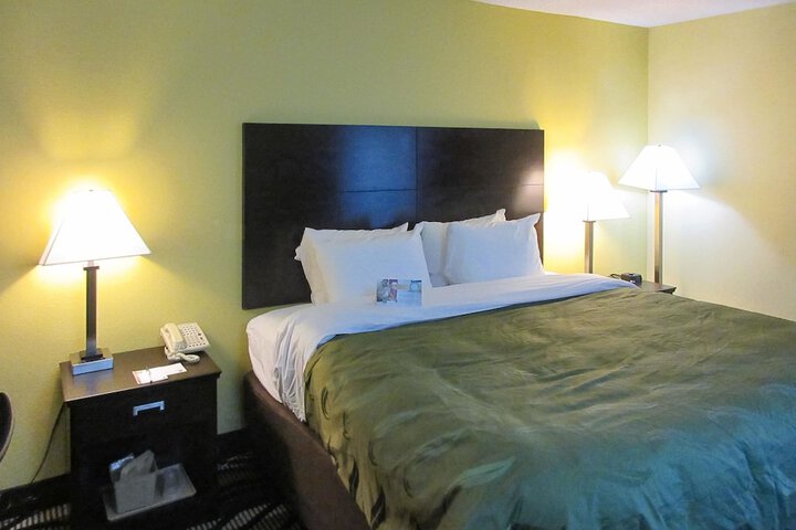 Room 30 of 37
