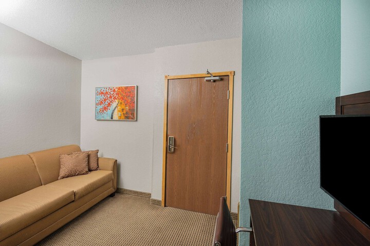 Room 20 of 74