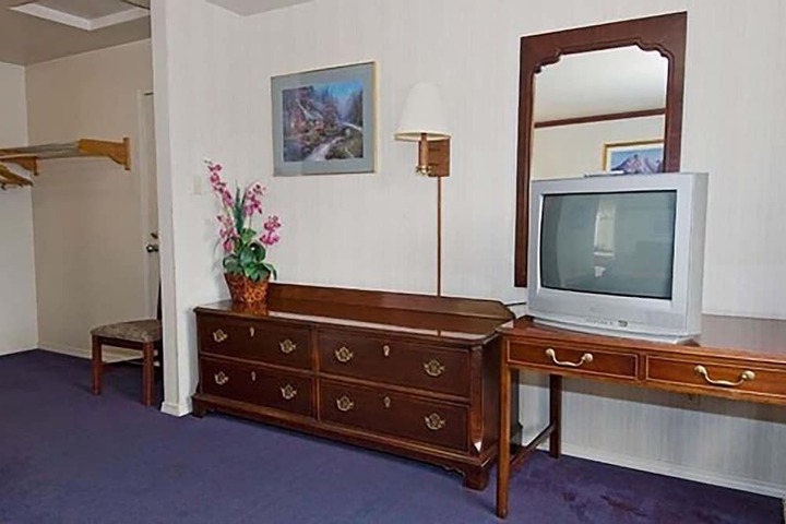 Room 15 of 35