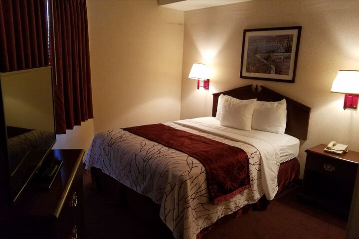 Room 10 of 25
