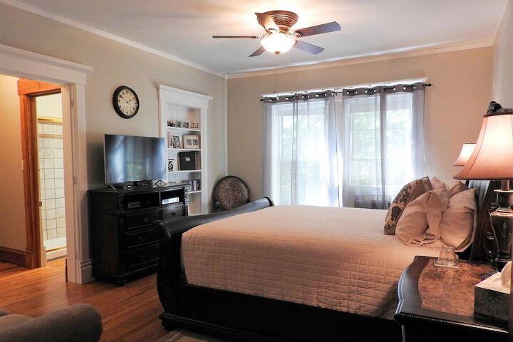 Champaign Garden Inn