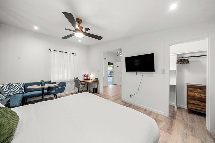 Room 85 of 181