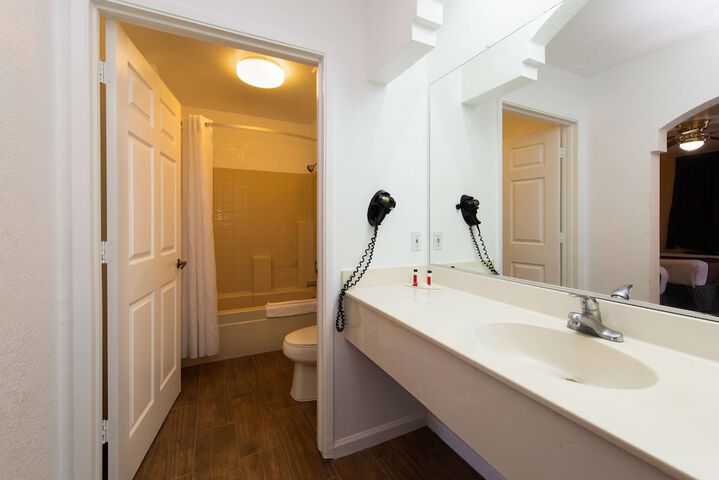 Room 20 of 29