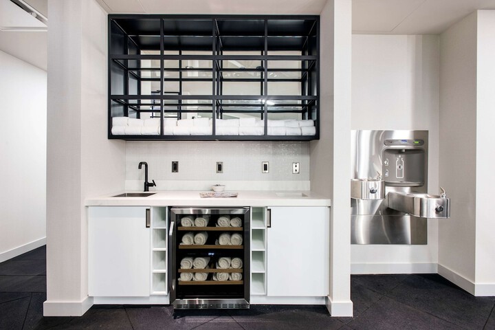 LondonHouse Chicago Curio Collection by Hilton