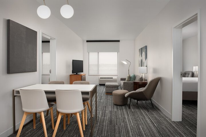 Room 30 of 38