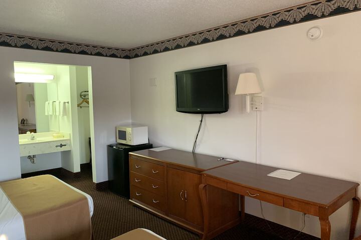 Room 18 of 25
