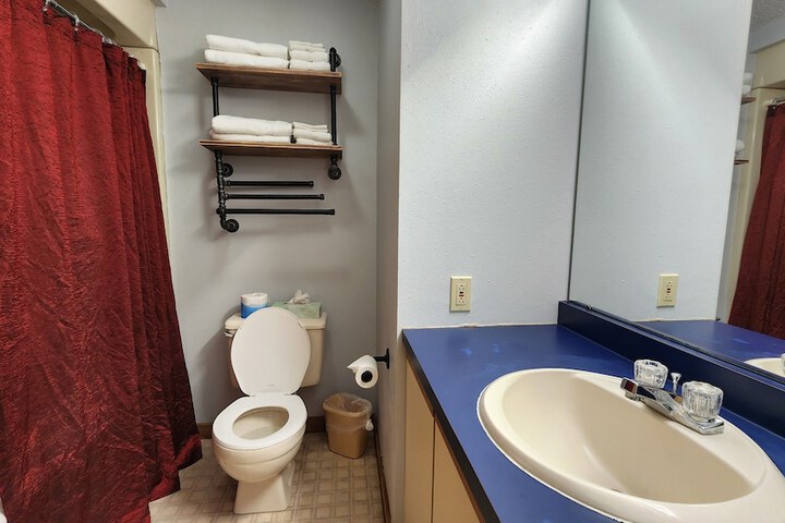 Room 8 of 40