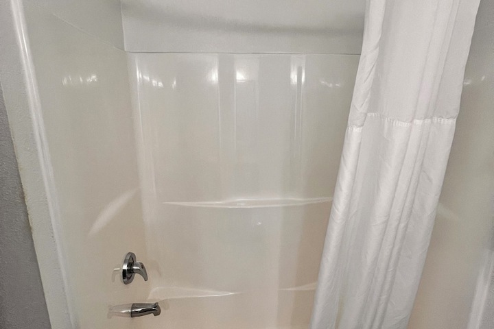 Room 16 of 33
