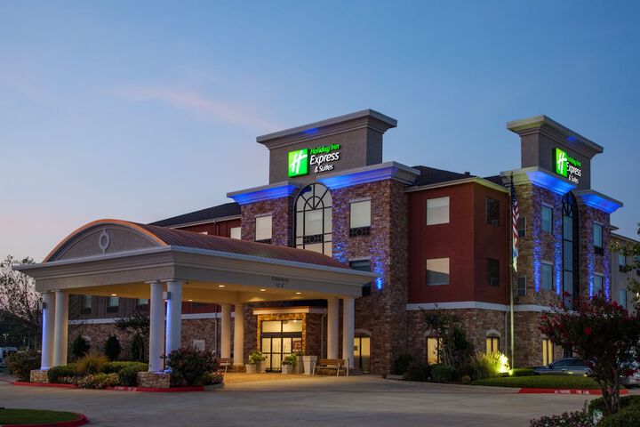 Hotel 7 of 52