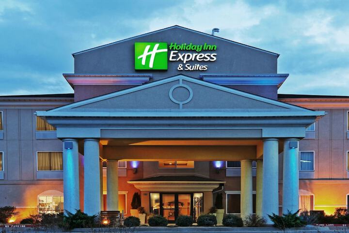 Holiday Inn Express & Suites Chickasha by IHG