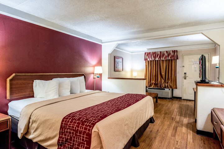 Room 9 of 22