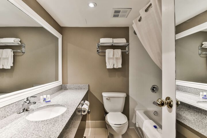 Best Western Plus Cambridge Hotel