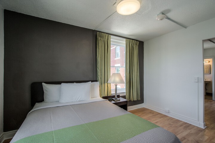 Room 41 of 64