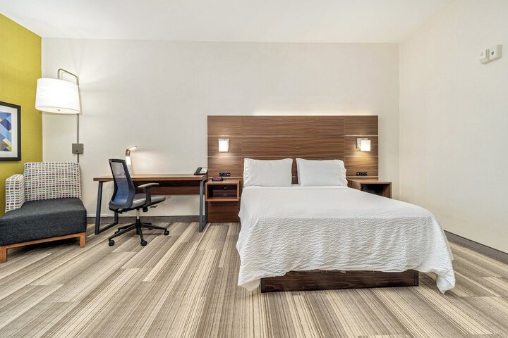 Room 214 of 348