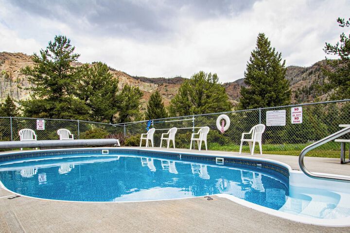 Pool 3 of 10