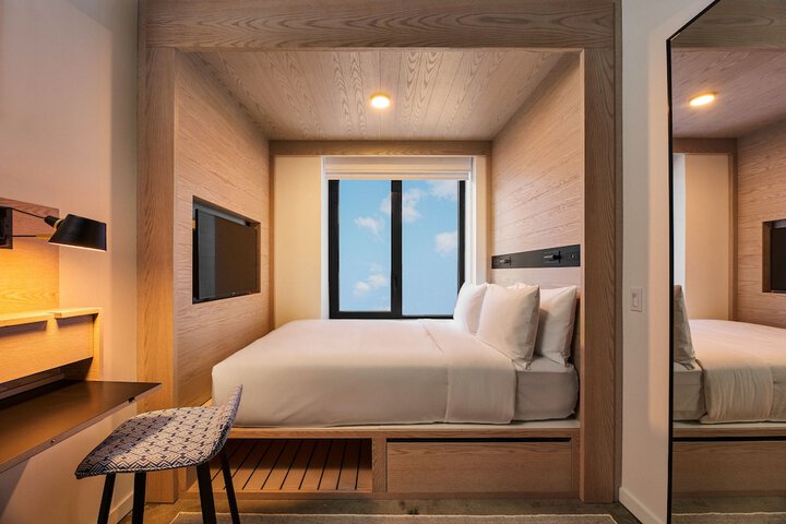 Room 14 of 50