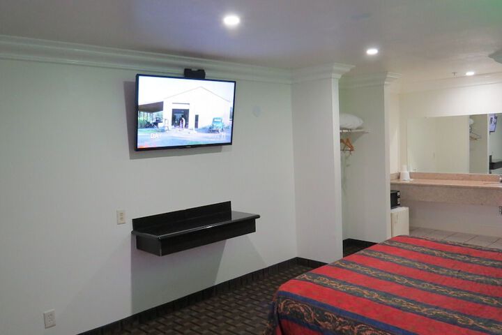Room 28 of 58