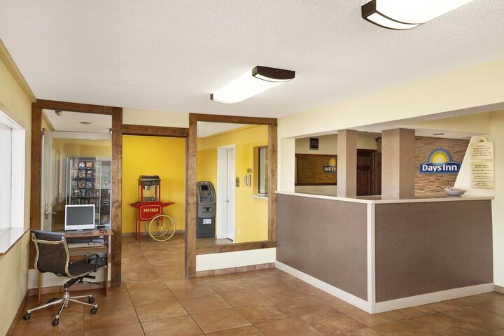 Days Inn by Wyndham Champaign / Urbana