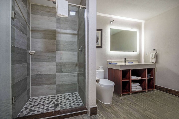 Room 35 of 75